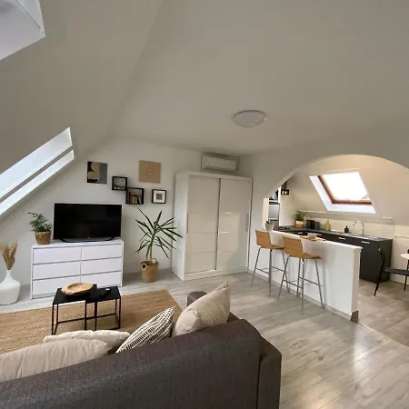 Appartement Neva Apartman